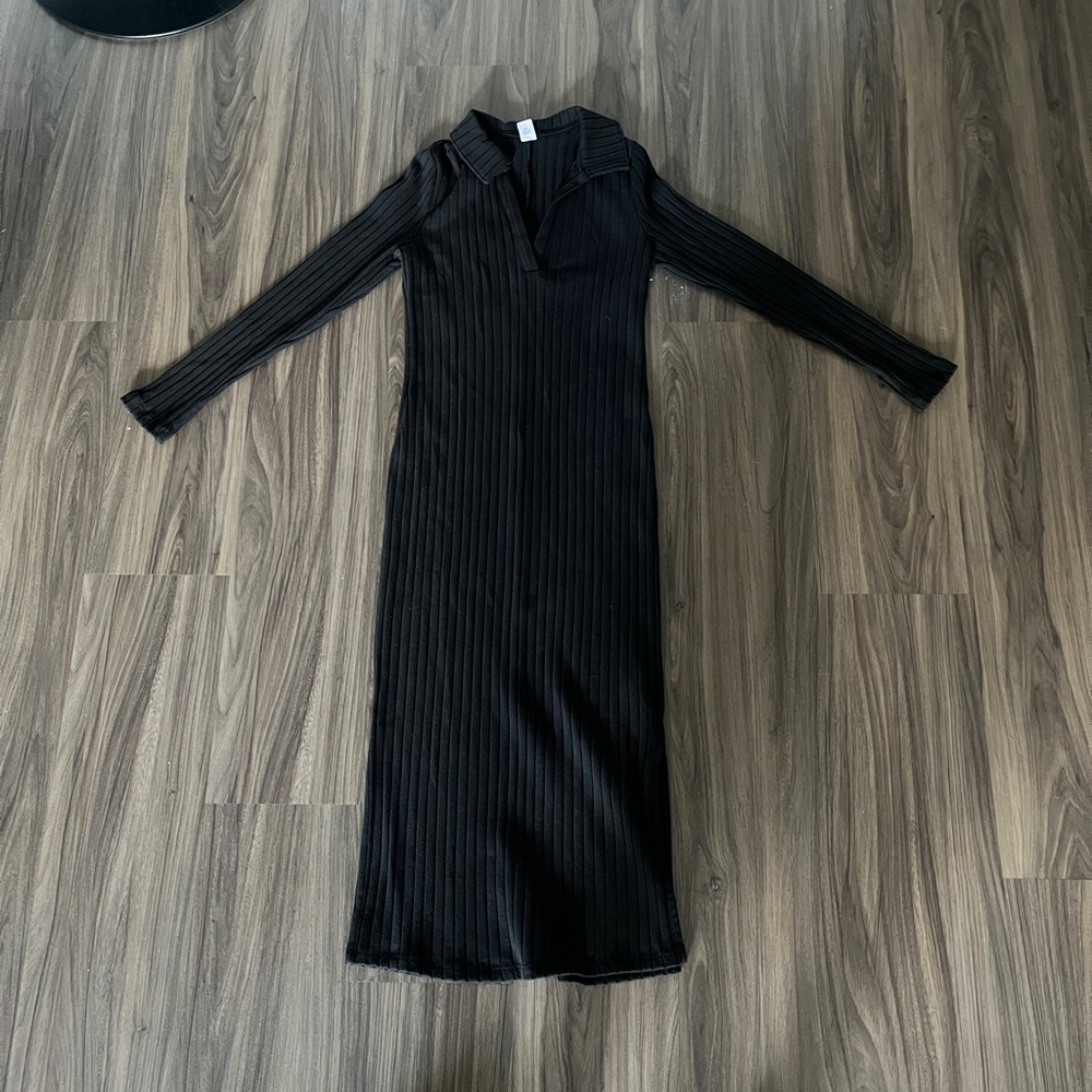 Old Navy collared black long sleeved dress